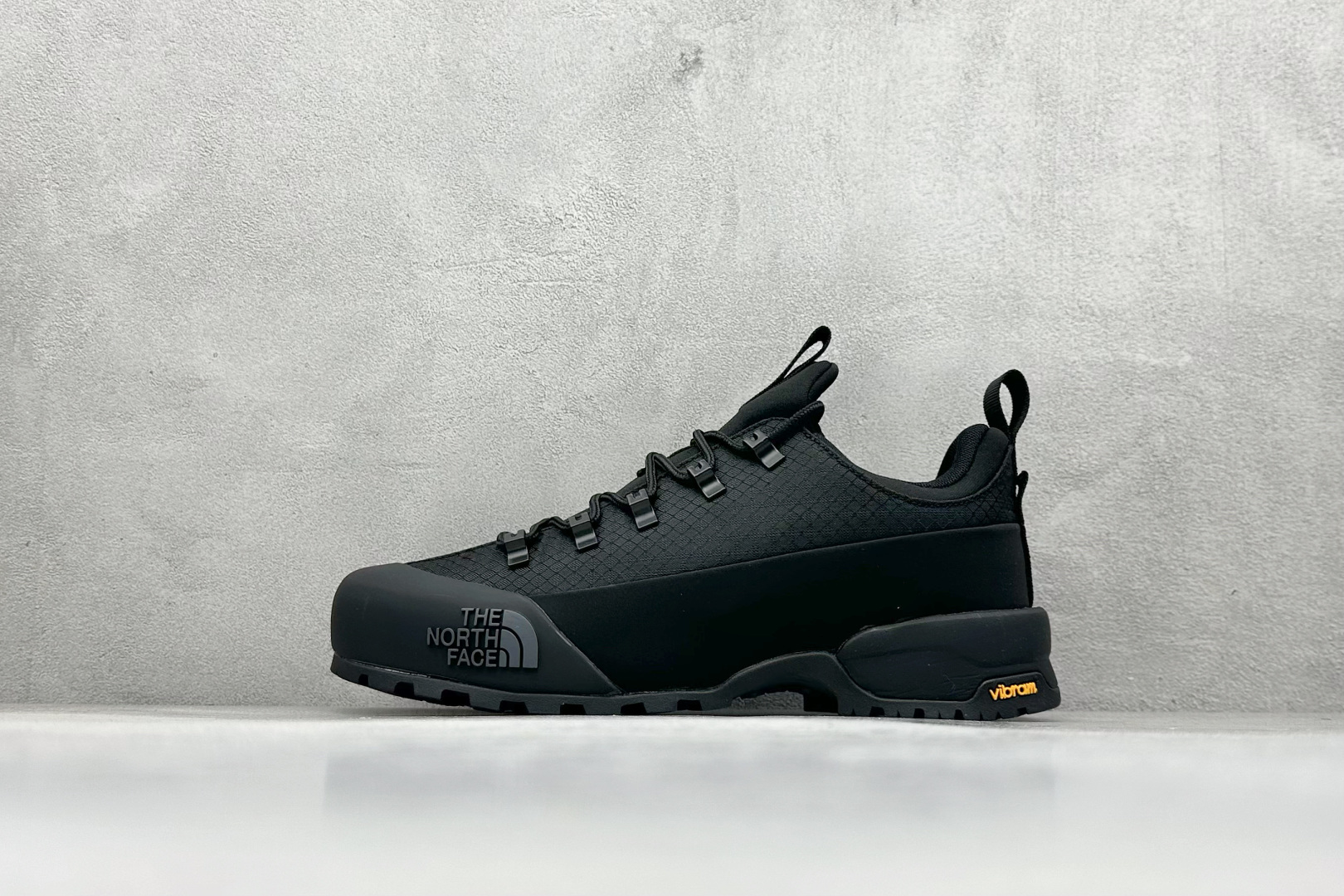 240 The North Face 北面 户外运动休闲登山鞋越野徒步鞋