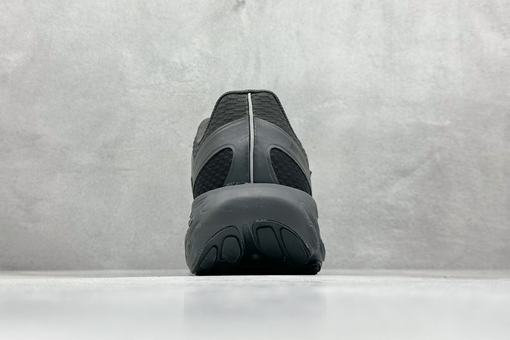 200 New Balance NB Fresh Foam UTRN系列 新百伦舒适耐磨低帮休闲跑步鞋 UTRNWD