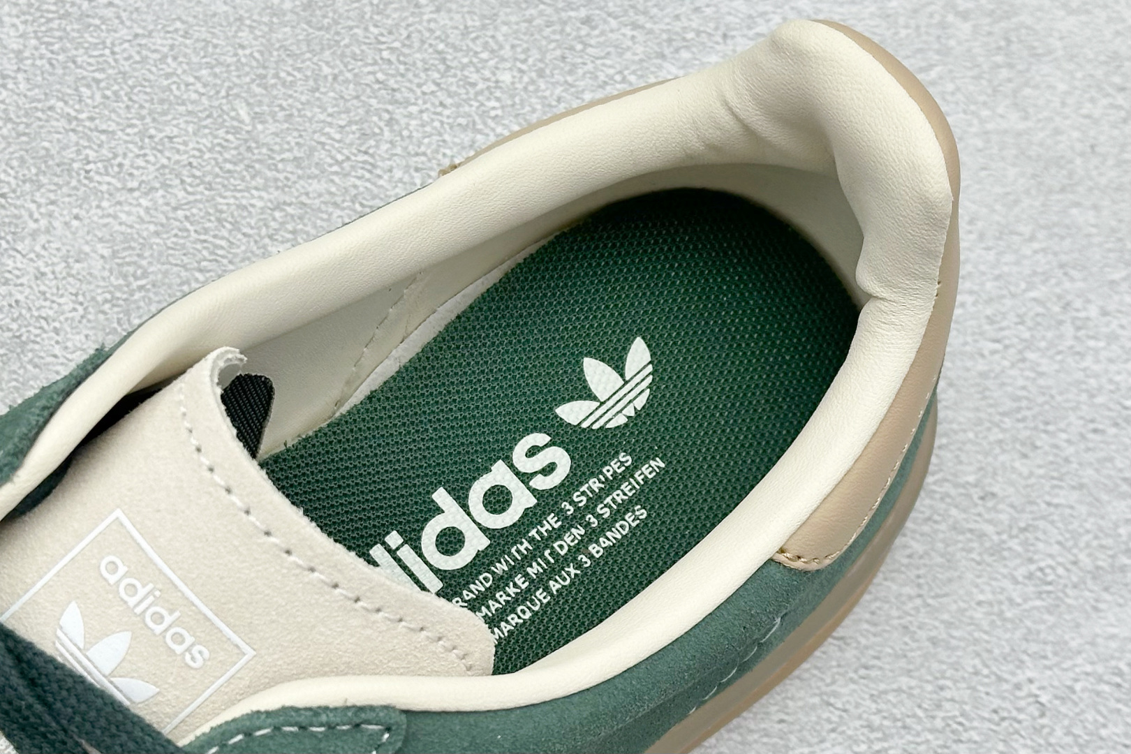 160 AdidOriginals Gazelle Indoor 三叶草复古休闲防滑耐磨低帮板鞋 JH5402