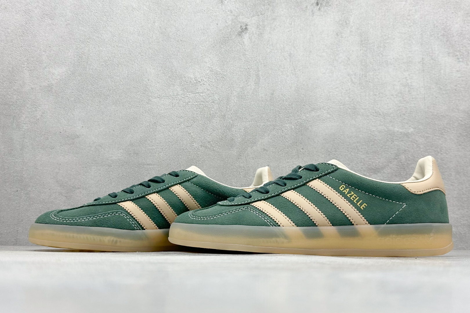 160 AdidOriginals Gazelle Indoor 三叶草复古休闲防滑耐磨低帮板鞋 JH5402