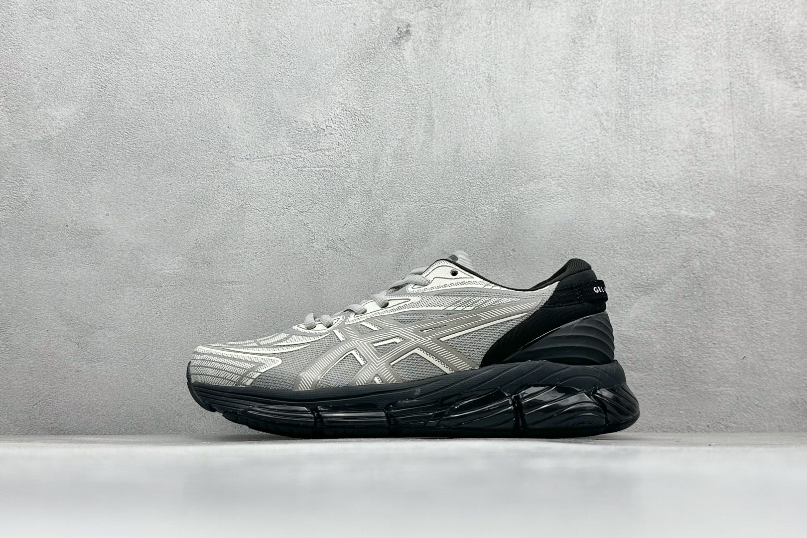 200 Asics Gel-Quantum 360 VIII 亚瑟士复古透气休闲鞋缓震男子耐磨跑步鞋  1203A507-020