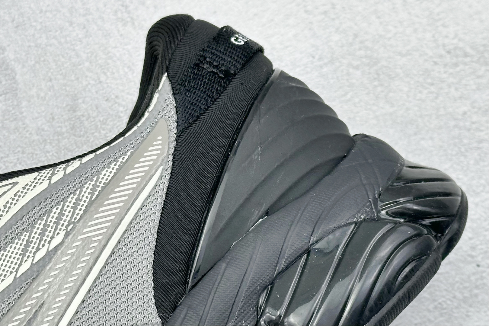 200 Asics Gel-Quantum 360 VIII 亚瑟士复古透气休闲鞋缓震男子耐磨跑步鞋  1203A507-020