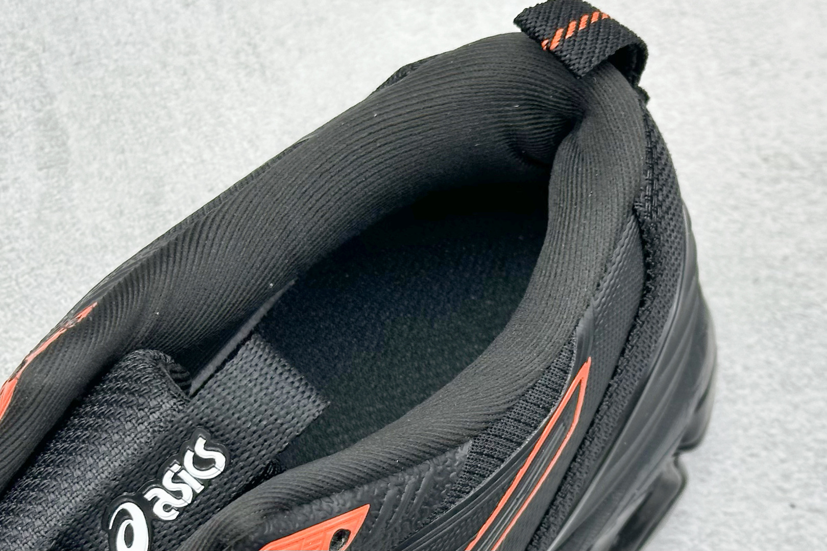 200 Asics Gel-Quantum 360 VIII 亚瑟士复古透气休闲鞋缓震男子耐磨跑步鞋  1203A721-700