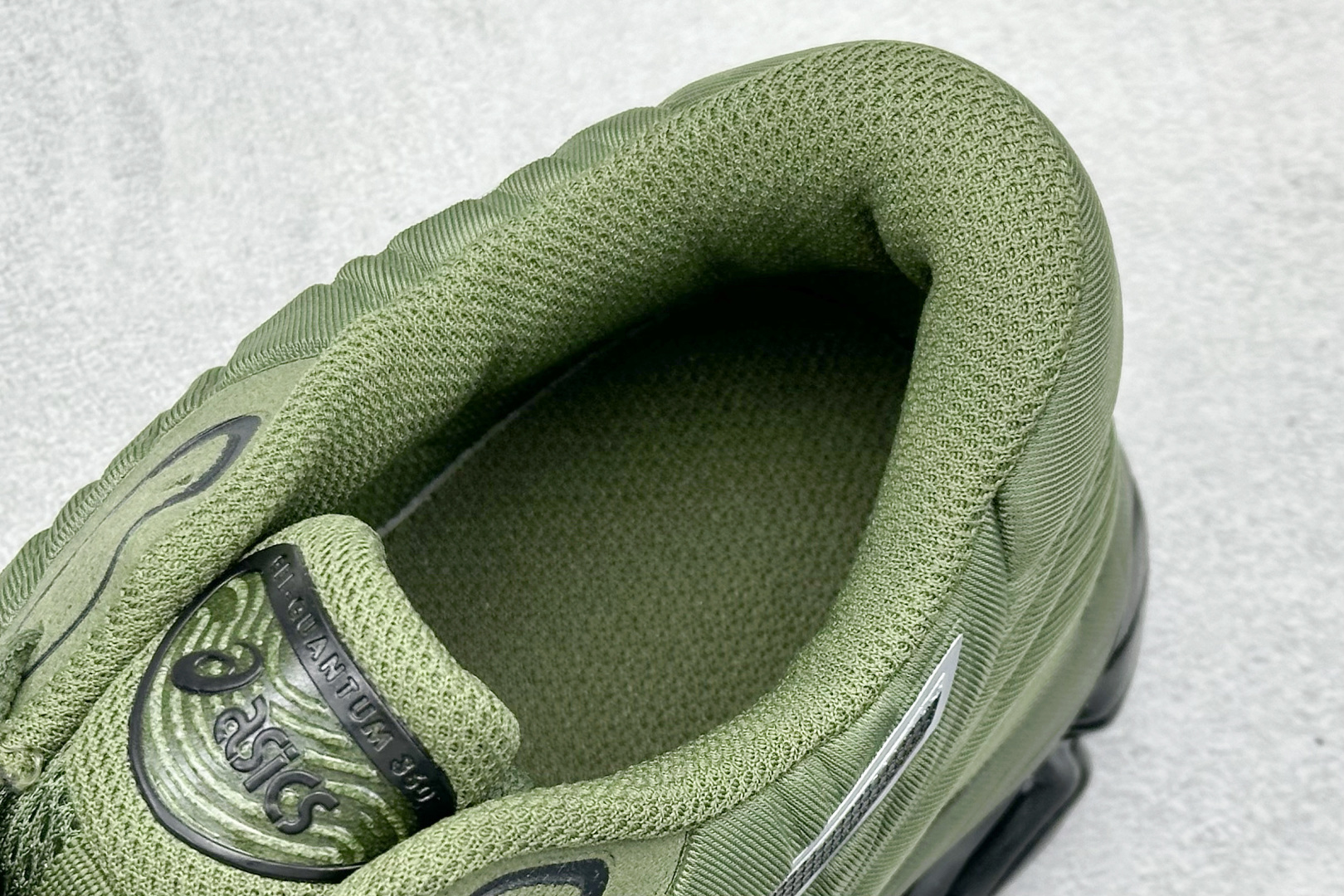 200 Asics Gel-Quantum 360 VIII 亚瑟士复古透气休闲鞋缓震男子耐磨跑步鞋 1203A593-004