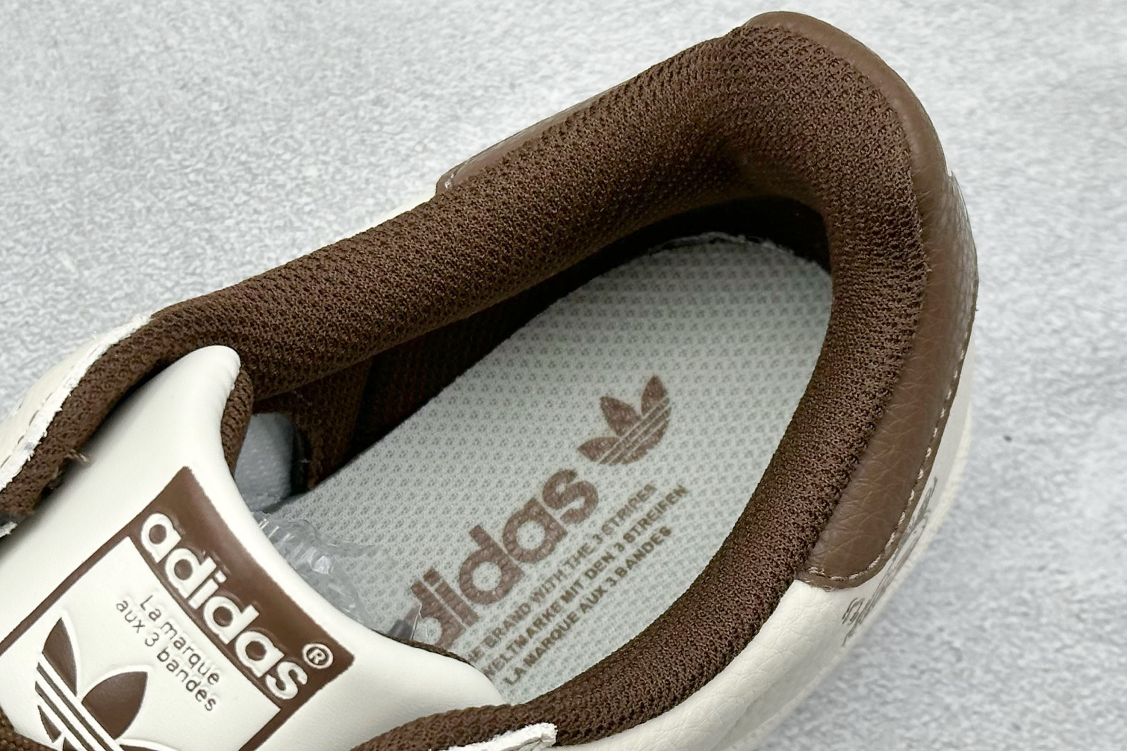 220 AD Originals Superstar x LABUBU 白棕  DS0028