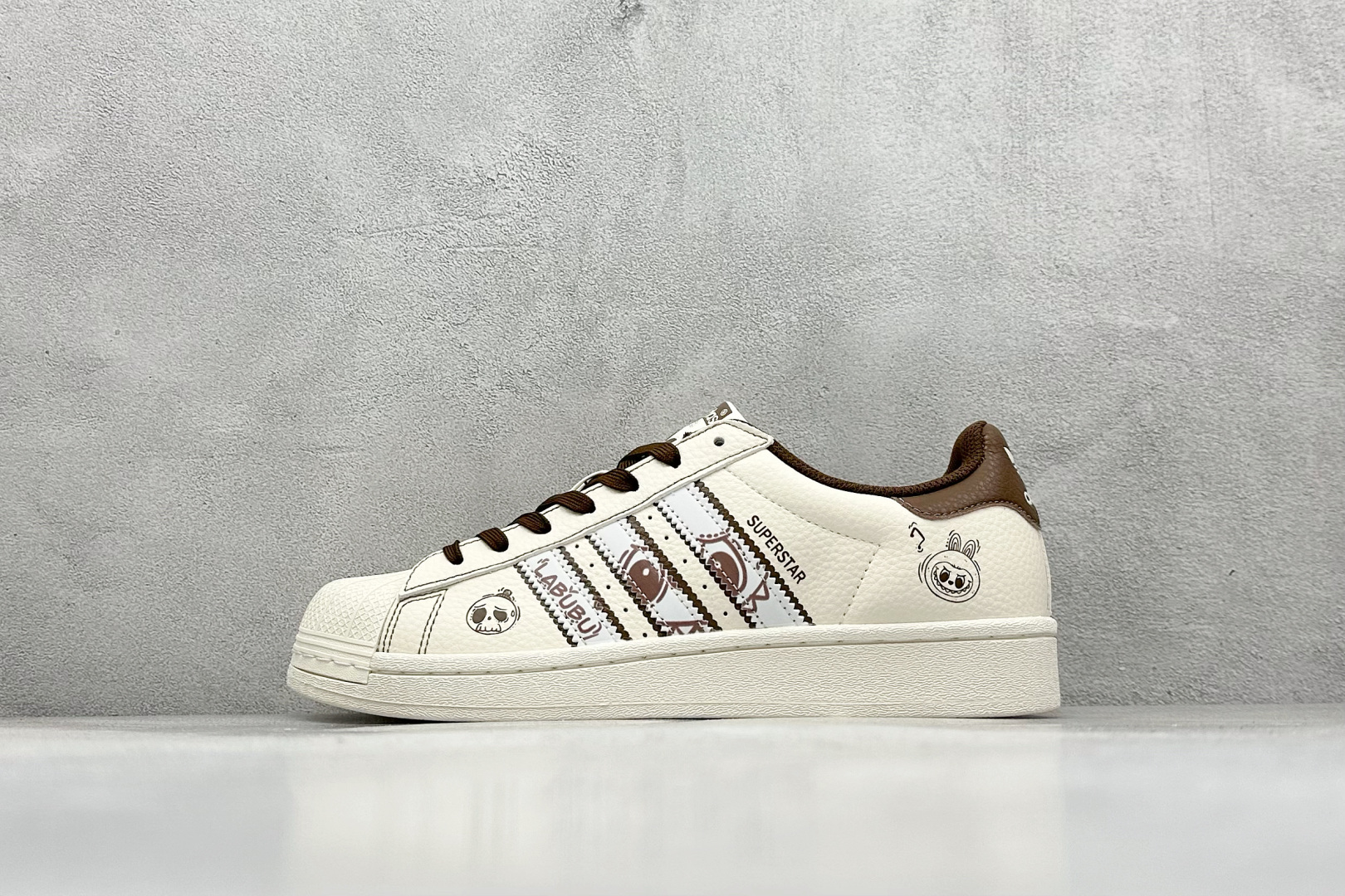 220 AD Originals Superstar x LABUBU 白棕  DS0028