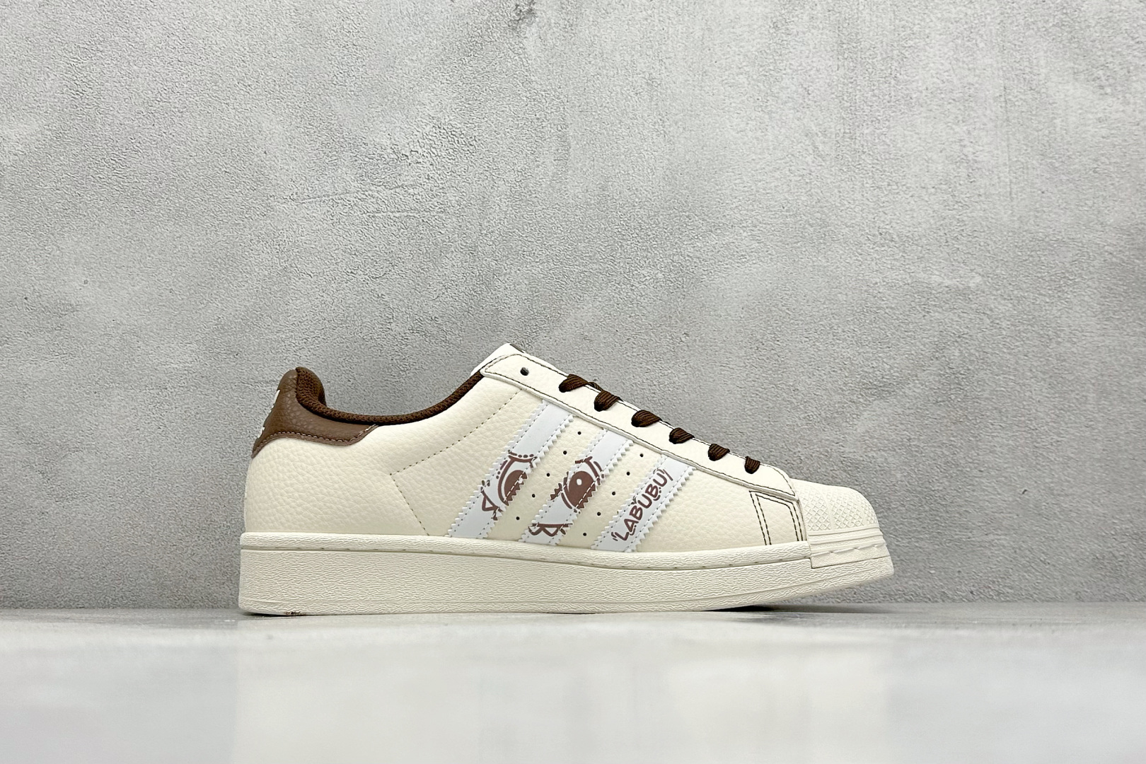 220 AD Originals Superstar x LABUBU 白棕  DS0028