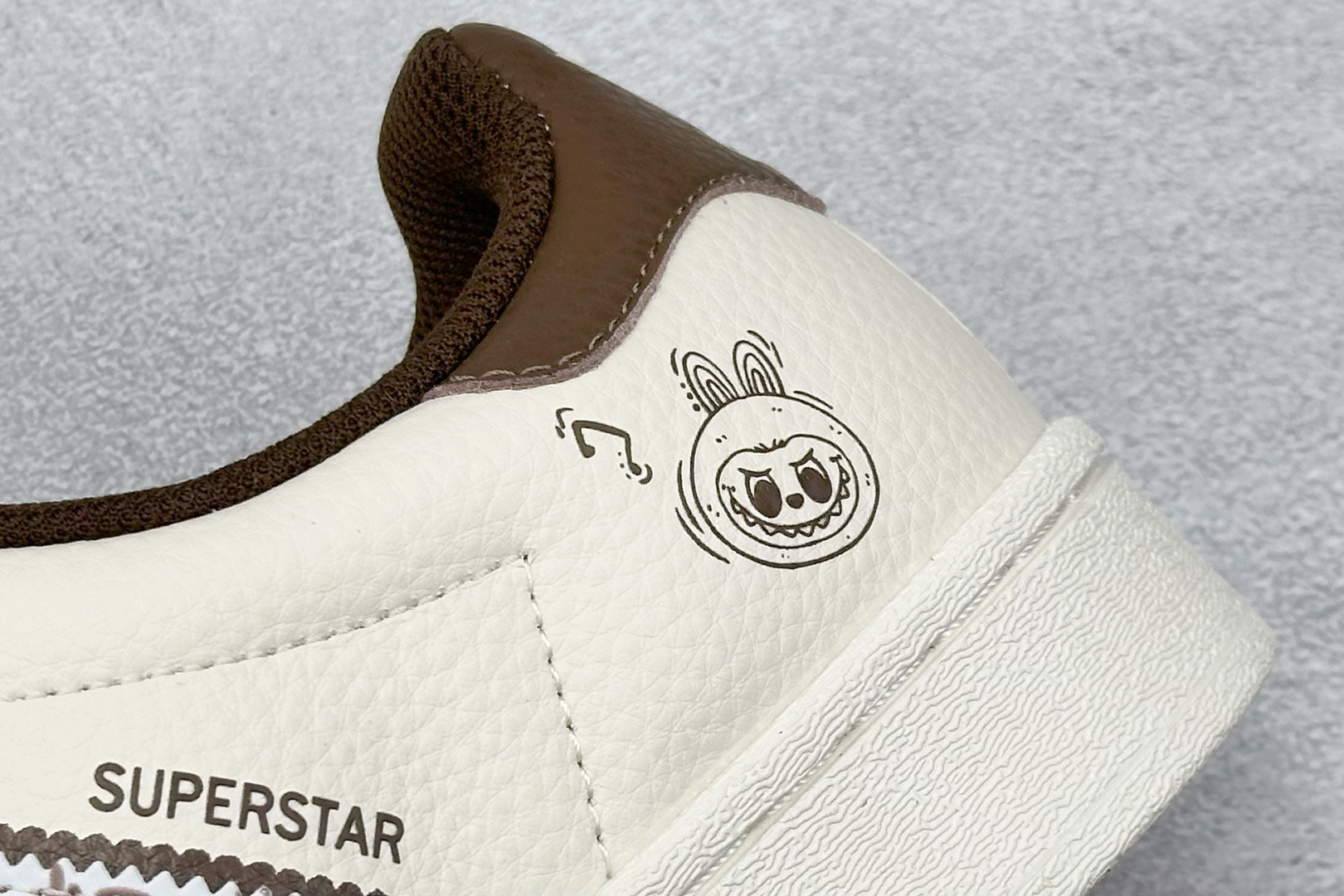 220 AD Originals Superstar x LABUBU 白棕  DS0028