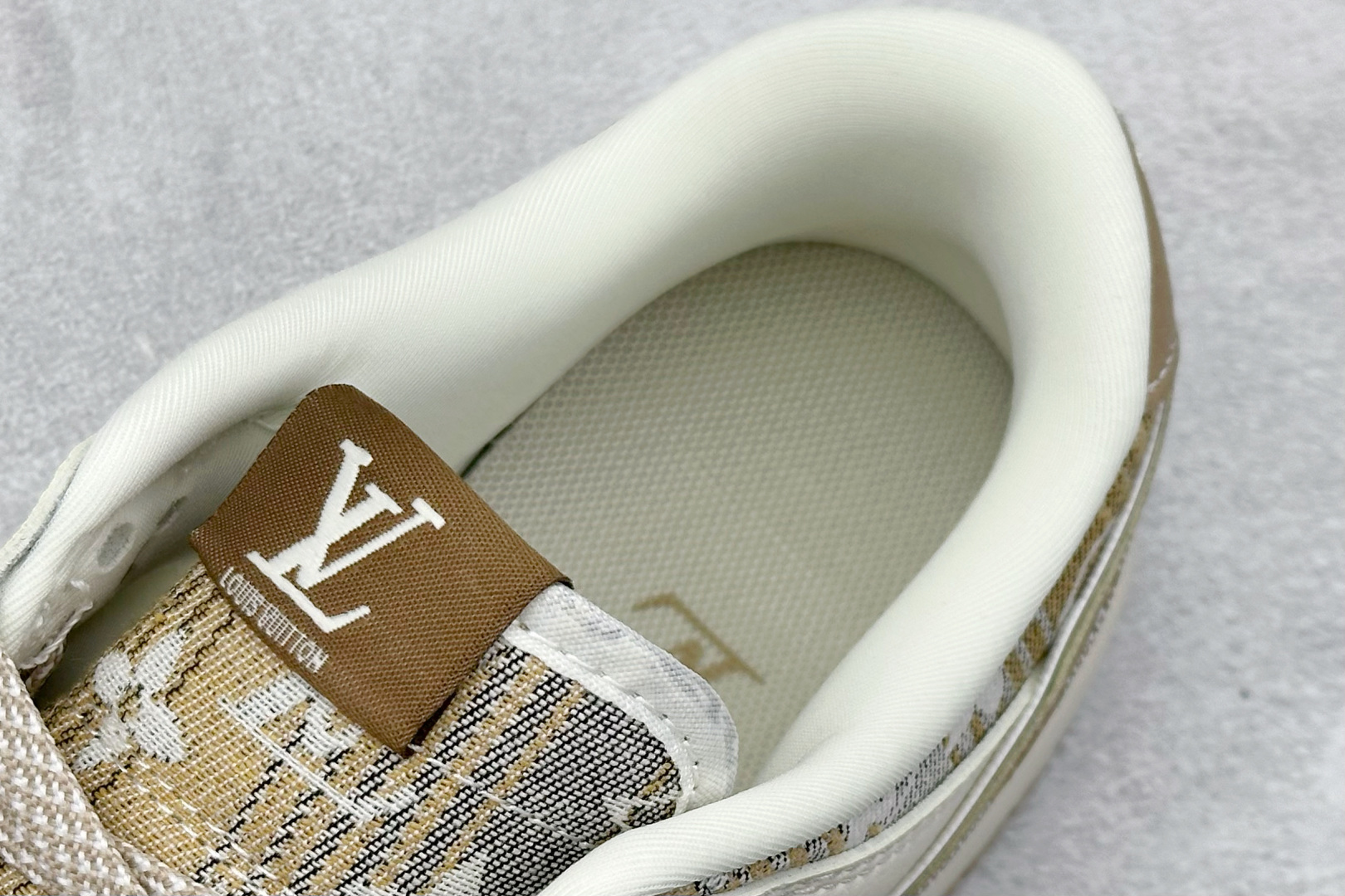 240 Nike SB Dunk Low “路易威登LV联名---米白黄帆布印花” 高端定制 低帮休闲板鞋  DS6608-006