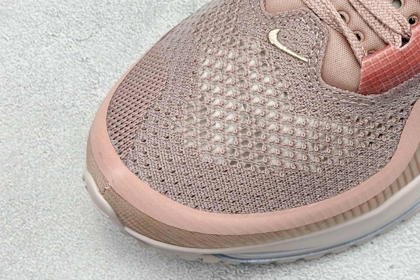280 Nike Air Zoom Pegasus Premium 网面全掌气垫缓震跑鞋  HQ2593-603