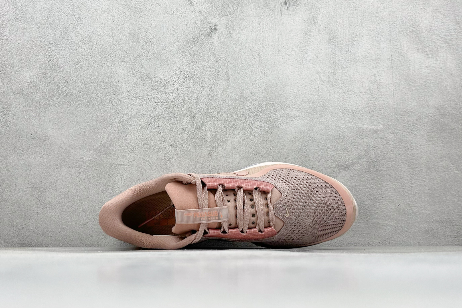 280 Nike Air Zoom Pegasus Premium 网面全掌气垫缓震跑鞋  HQ2593-603