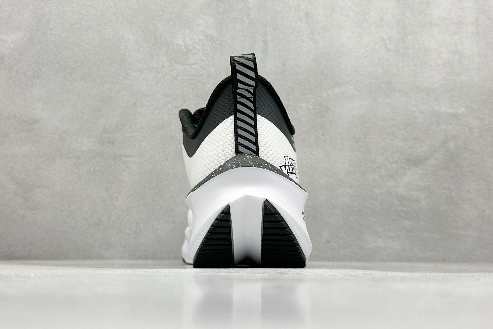 200 NIKE ZOOM PLUS 全新跑鞋  CK4318-162