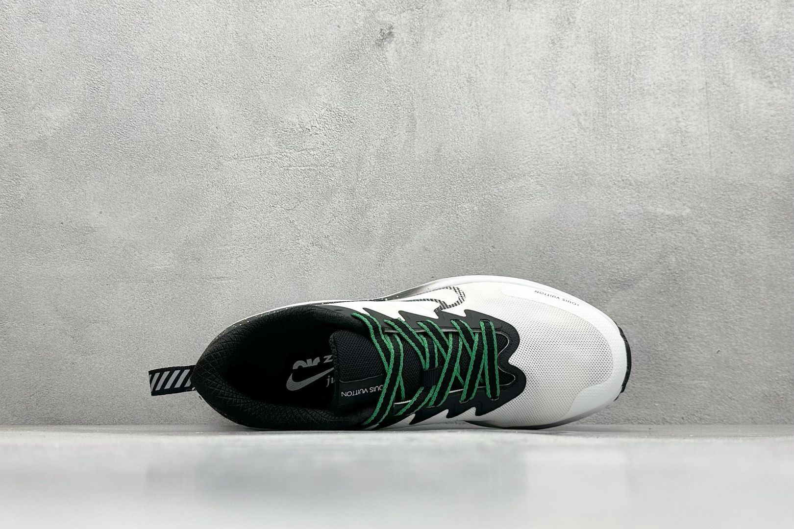 200 NIKE ZOOM PLUS 全新跑鞋  CK4318-162