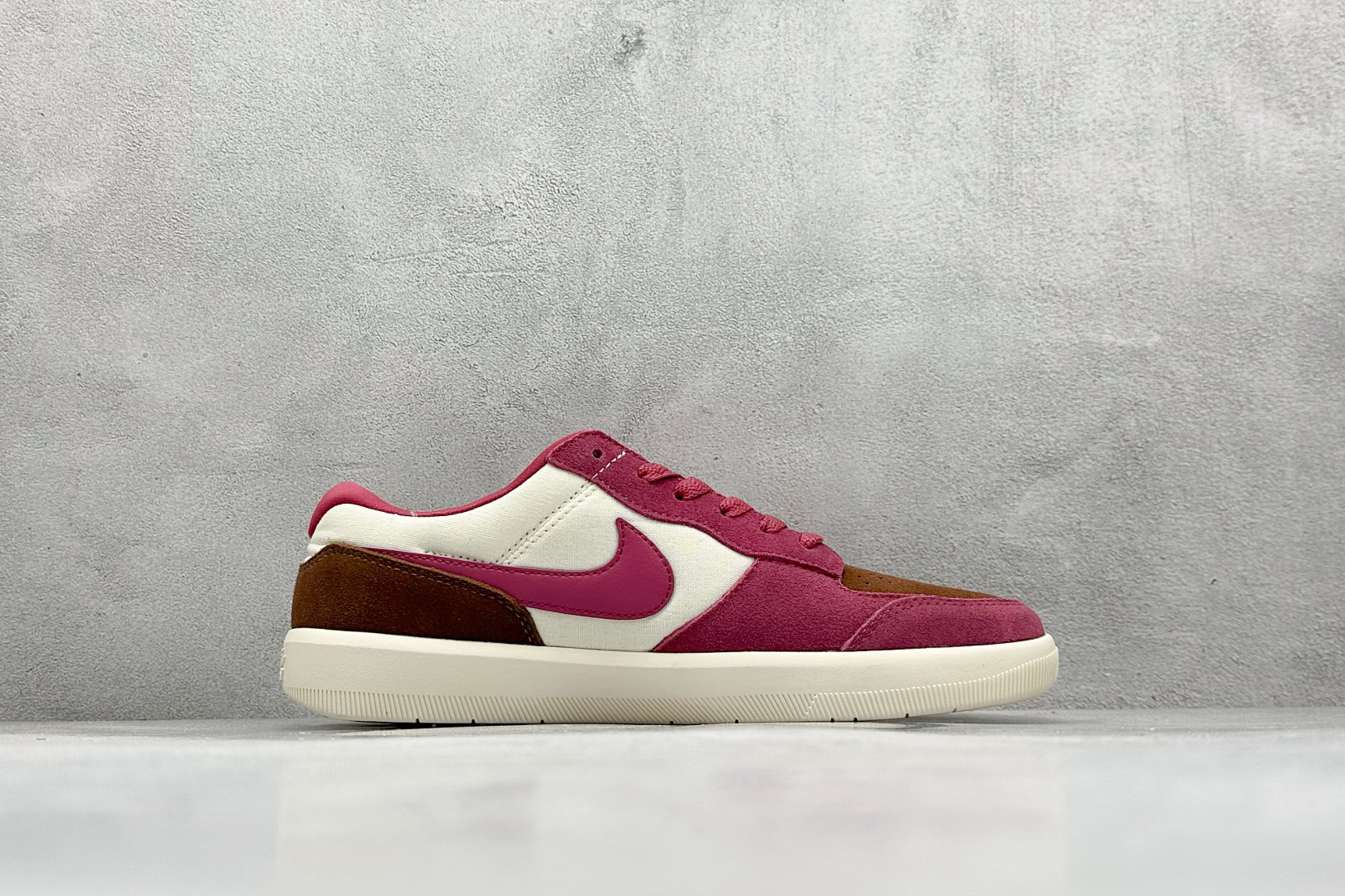 160 FS版 Nike SB Force 58 硫化杯底 传统篮球风格 Nike SB Force 58 男/女滑板鞋 DV5477-104