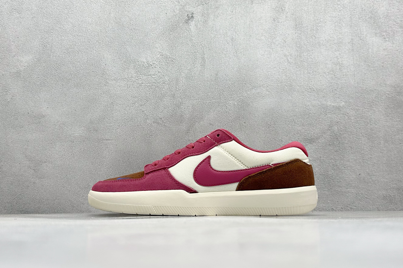 160 FS版 Nike SB Force 58 硫化杯底 传统篮球风格 Nike SB Force 58 男/女滑板鞋 DV5477-104