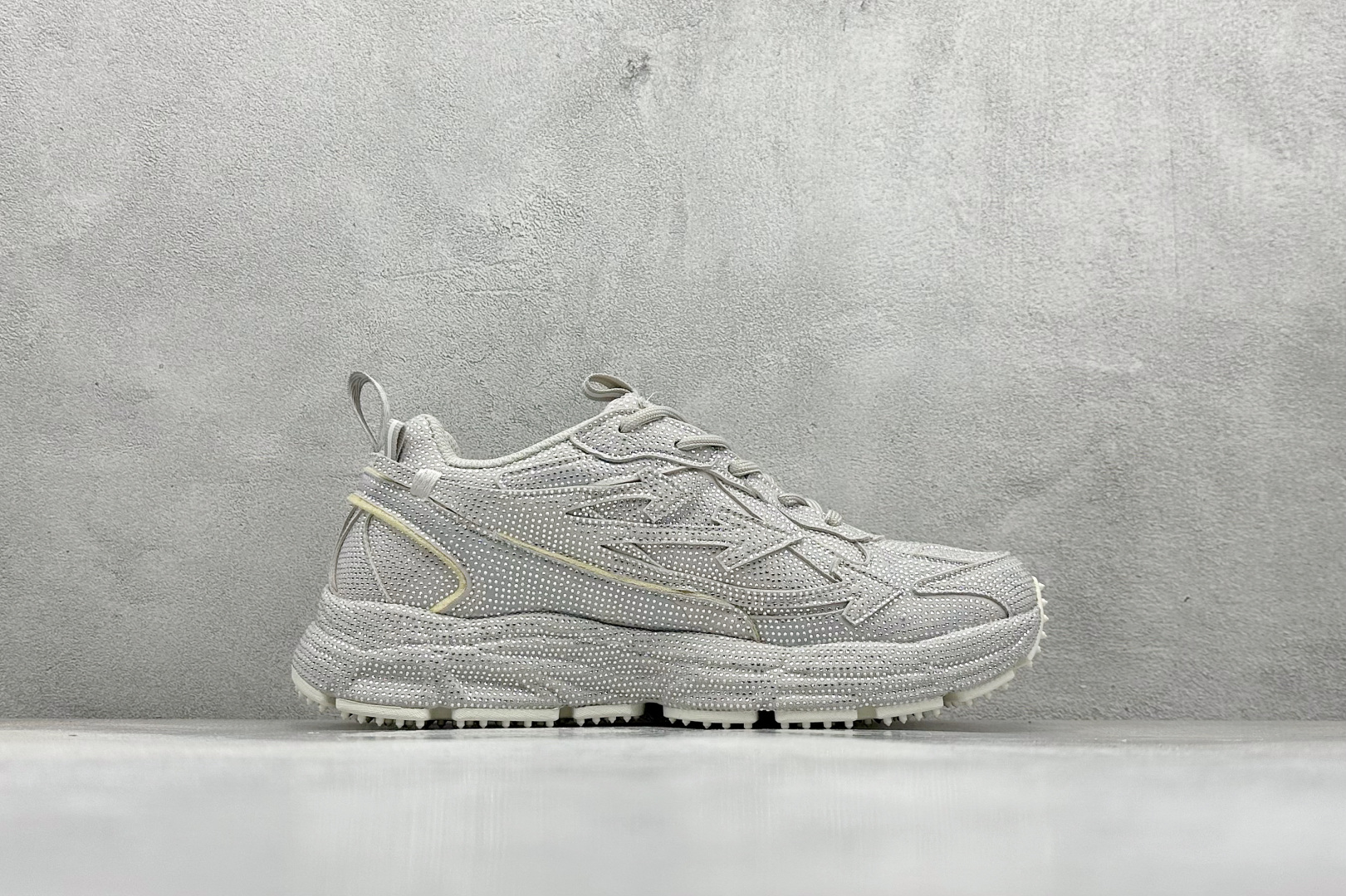 500 S版Off-White C/O VirGil Abloh 人气单品 2024s OW最新款情侣款跑鞋