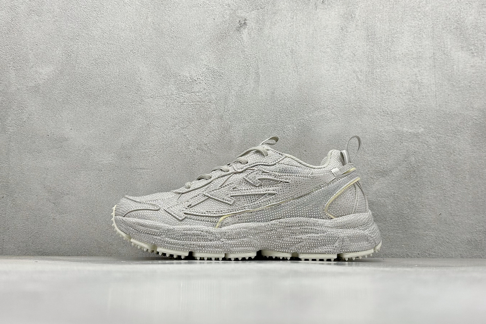 500 S版Off-White C/O VirGil Abloh 人气单品 2024s OW最新款情侣款跑鞋