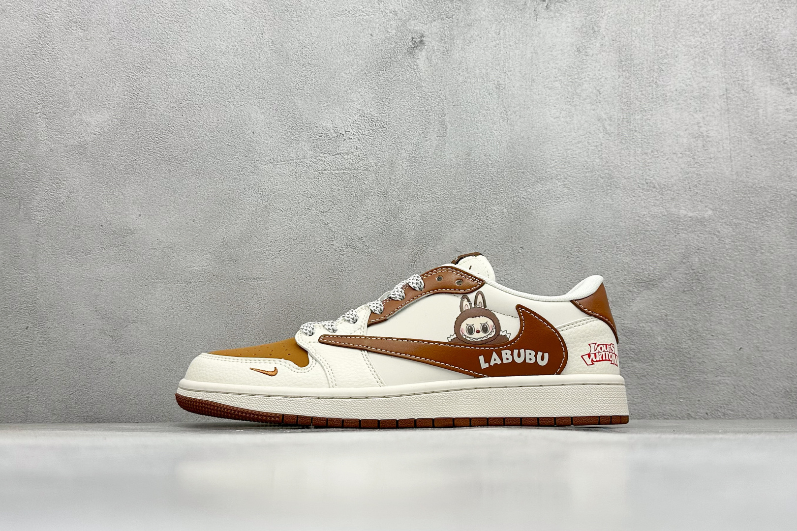 240 Travis Scott x Nike Air Jordan 1 Low x Louis Vuittx LABUBU Air Jordan 1 Low 反转白棕小勾满天星倒钩  HS8068-057