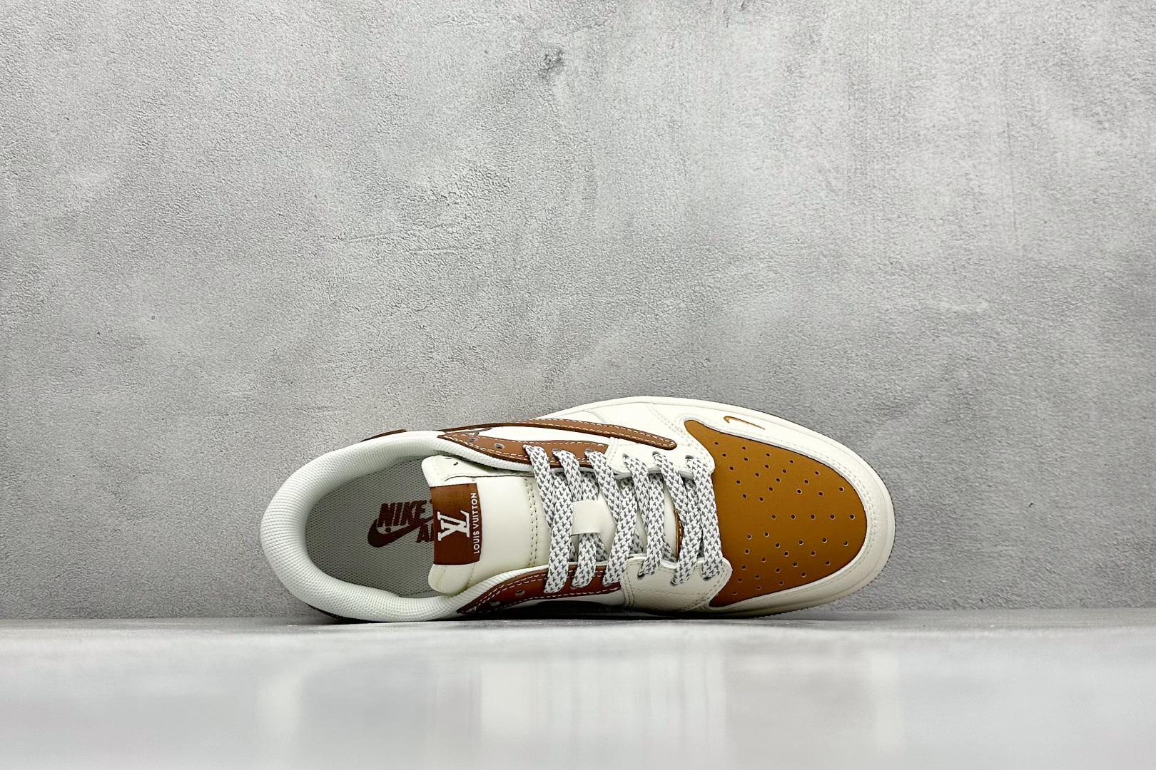 240 Travis Scott x Nike Air Jordan 1 Low x Louis Vuittx LABUBU Air Jordan 1 Low 反转白棕小勾满天星倒钩  HS8068-057