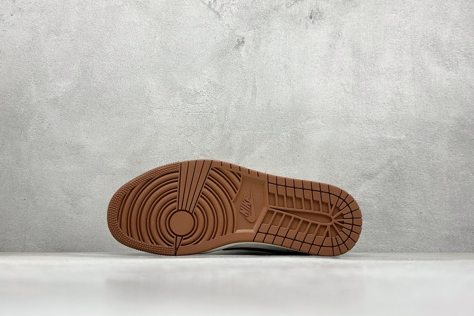 240 Travis Scott x Nike Air Jordan 1 Low x Louis Vuittx LABUBU Air Jordan 1 Low 反转白棕小勾满天星倒钩  HS8068-057