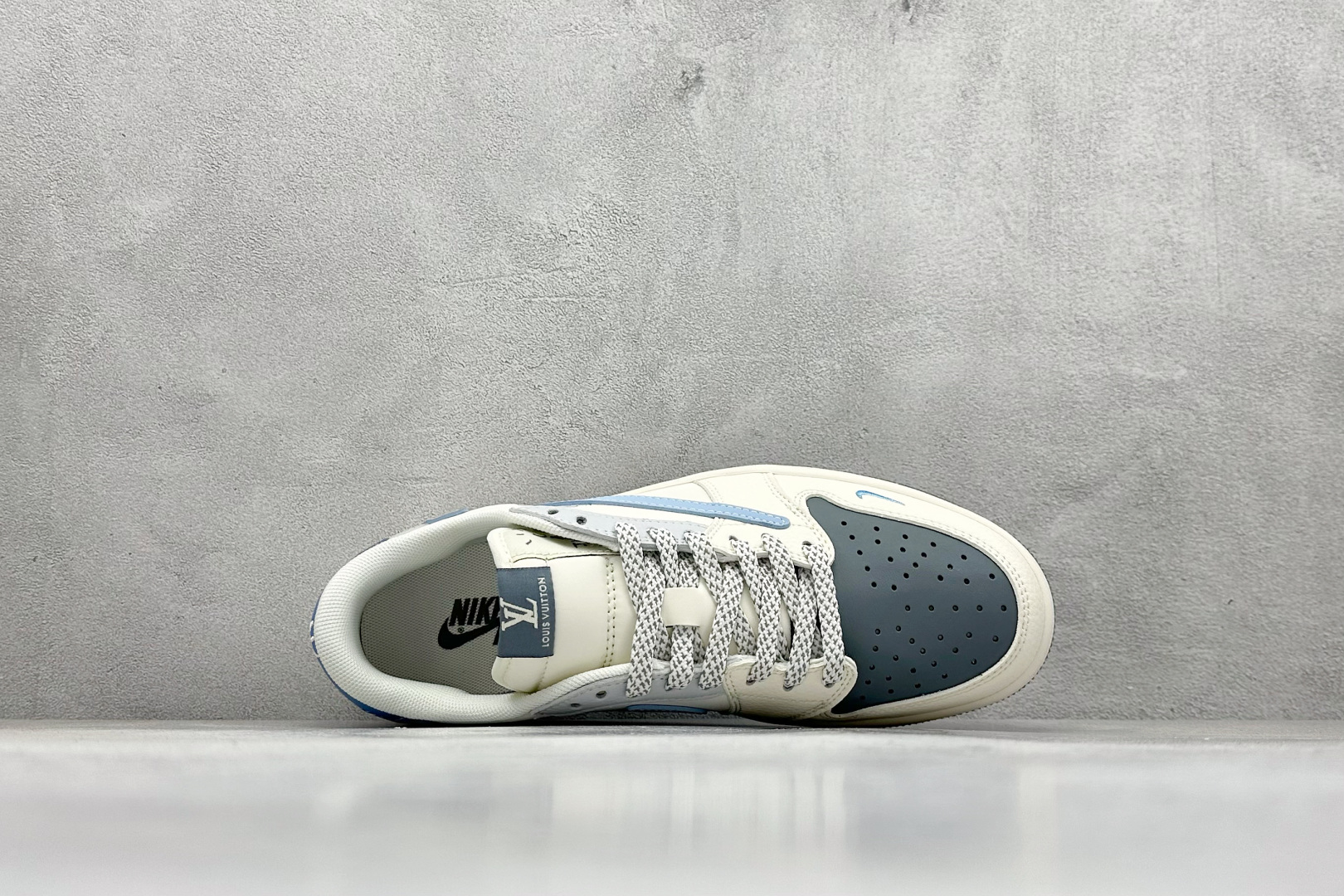 240 Travis Scott x Nike Air Jordan 1 Low x Louis Vuittx LABUBU Air Jordan 1 Low 反转白灰蓝小勾满天星倒钩 HS8068-058