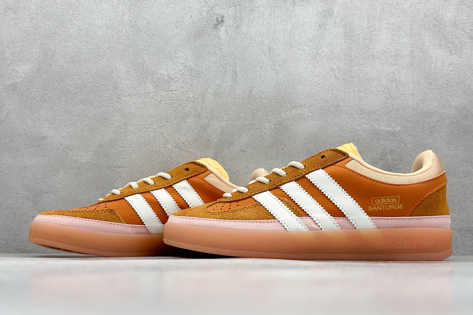 200 坏痞兔Bad Bunny x AD Gazelle Indoor Trainers 联名羚羊内训系列低帮复古百搭休闲运动德训风板鞋  JS5050