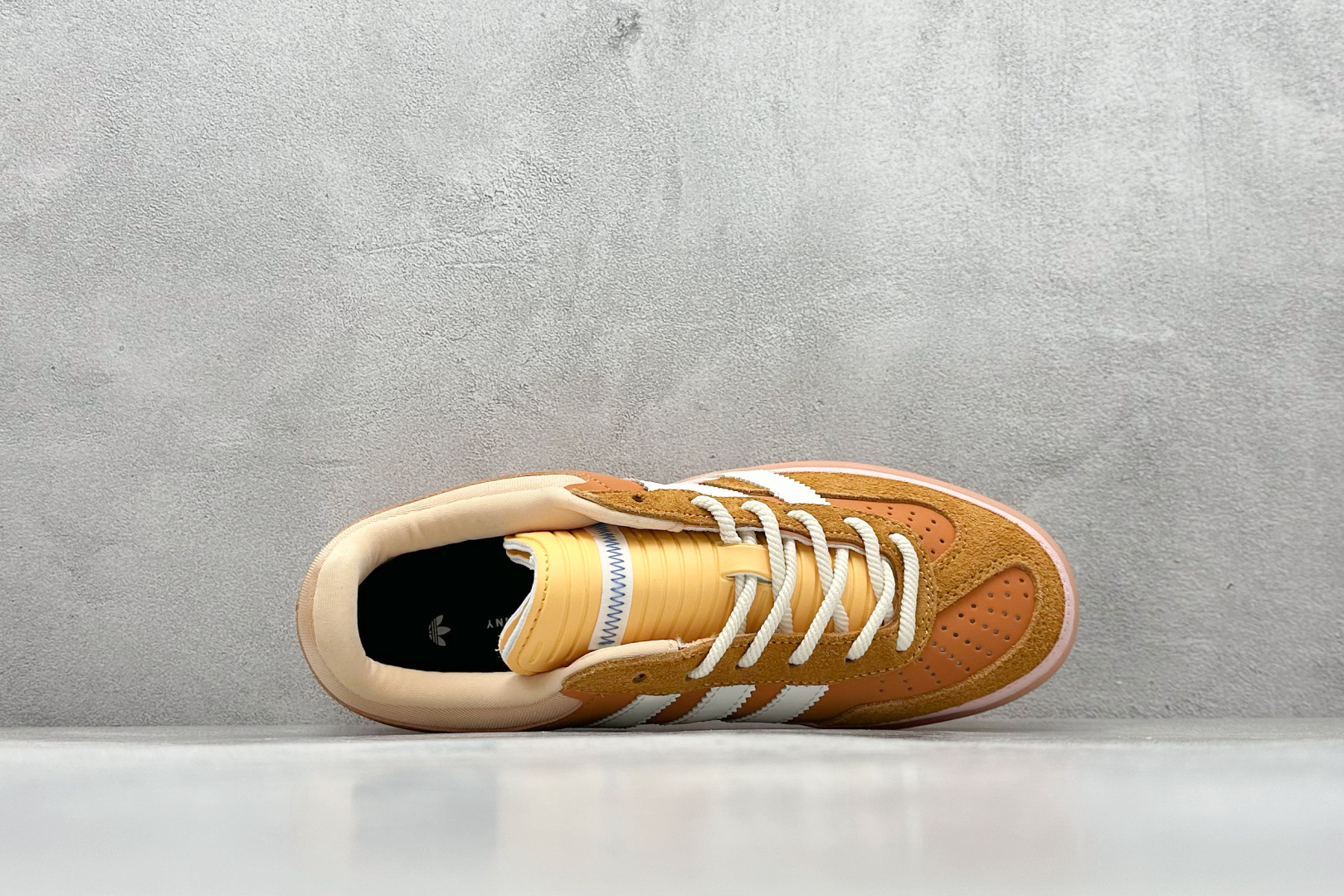 200 坏痞兔Bad Bunny x AD Gazelle Indoor Trainers 联名羚羊内训系列低帮复古百搭休闲运动德训风板鞋  JS5050