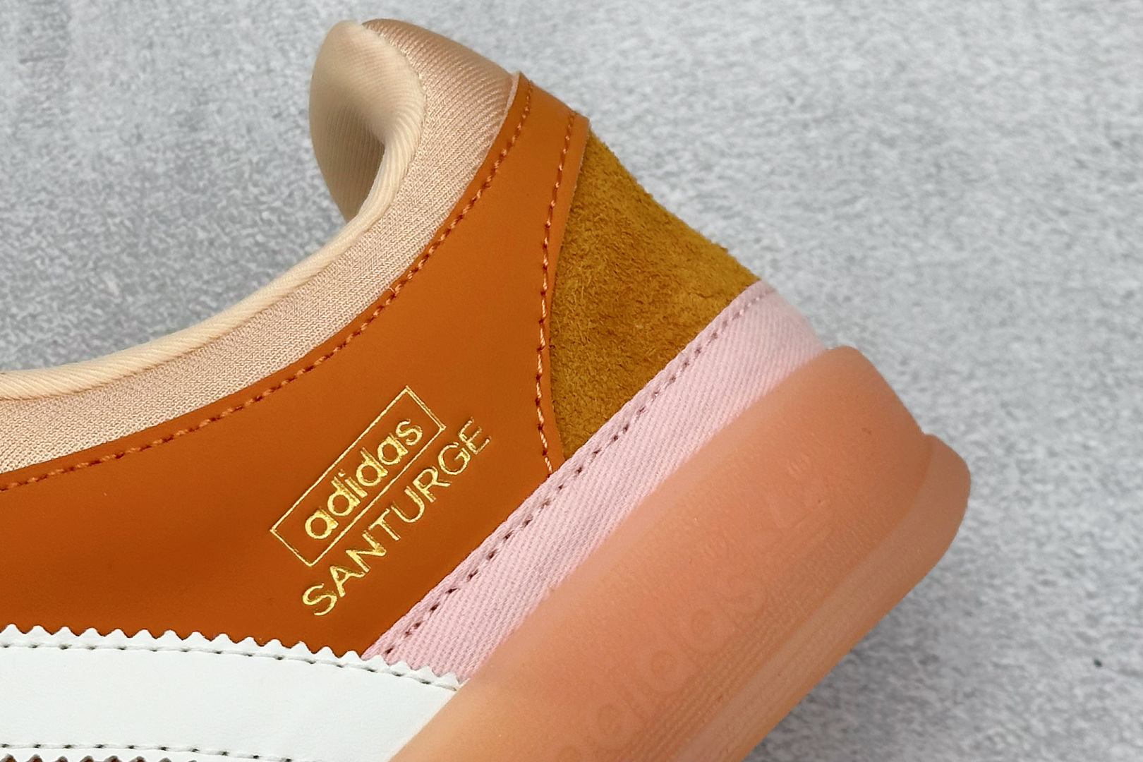 200 坏痞兔Bad Bunny x AD Gazelle Indoor Trainers 联名羚羊内训系列低帮复古百搭休闲运动德训风板鞋  JS5050
