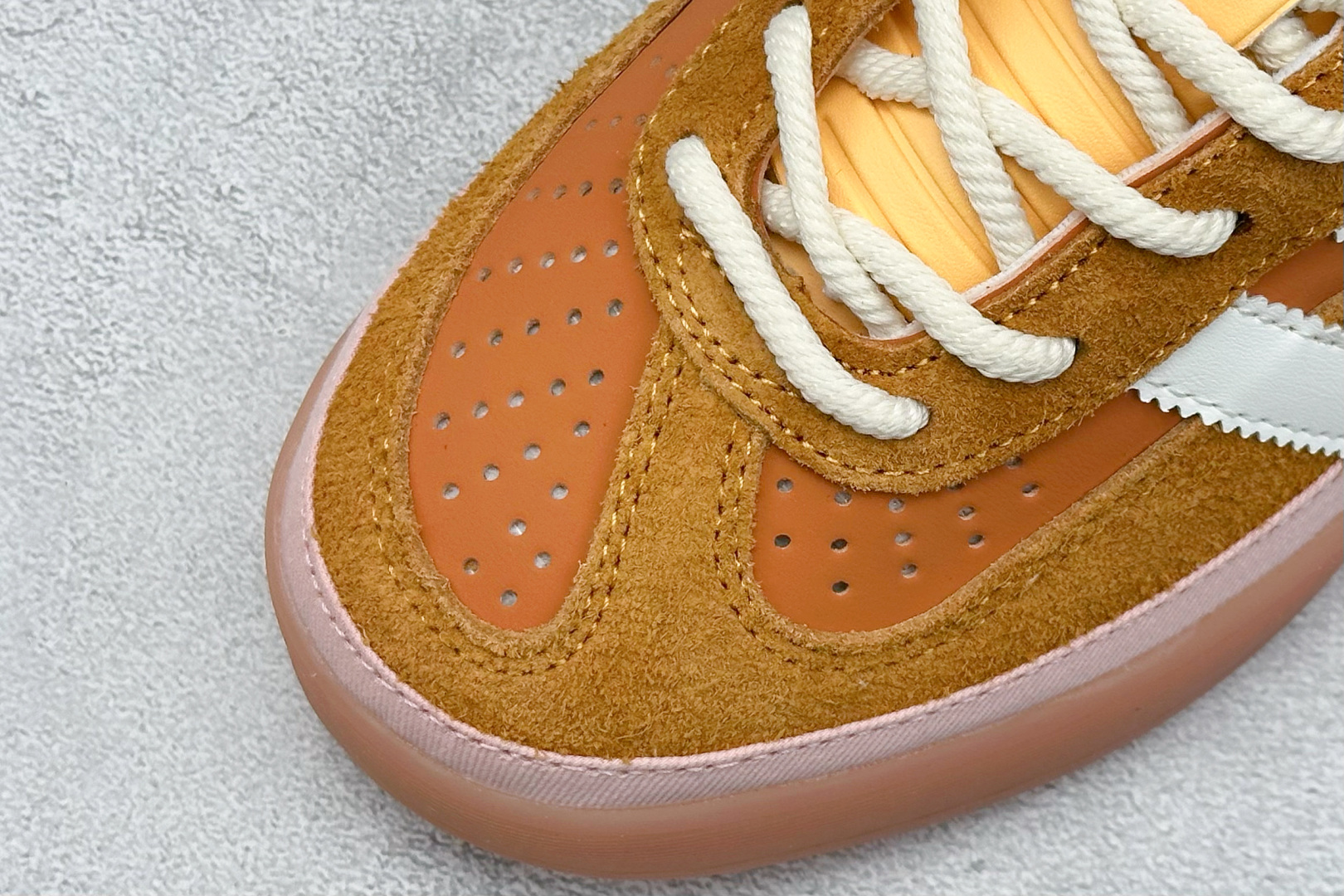 200 坏痞兔Bad Bunny x AD Gazelle Indoor Trainers 联名羚羊内训系列低帮复古百搭休闲运动德训风板鞋  JS5050