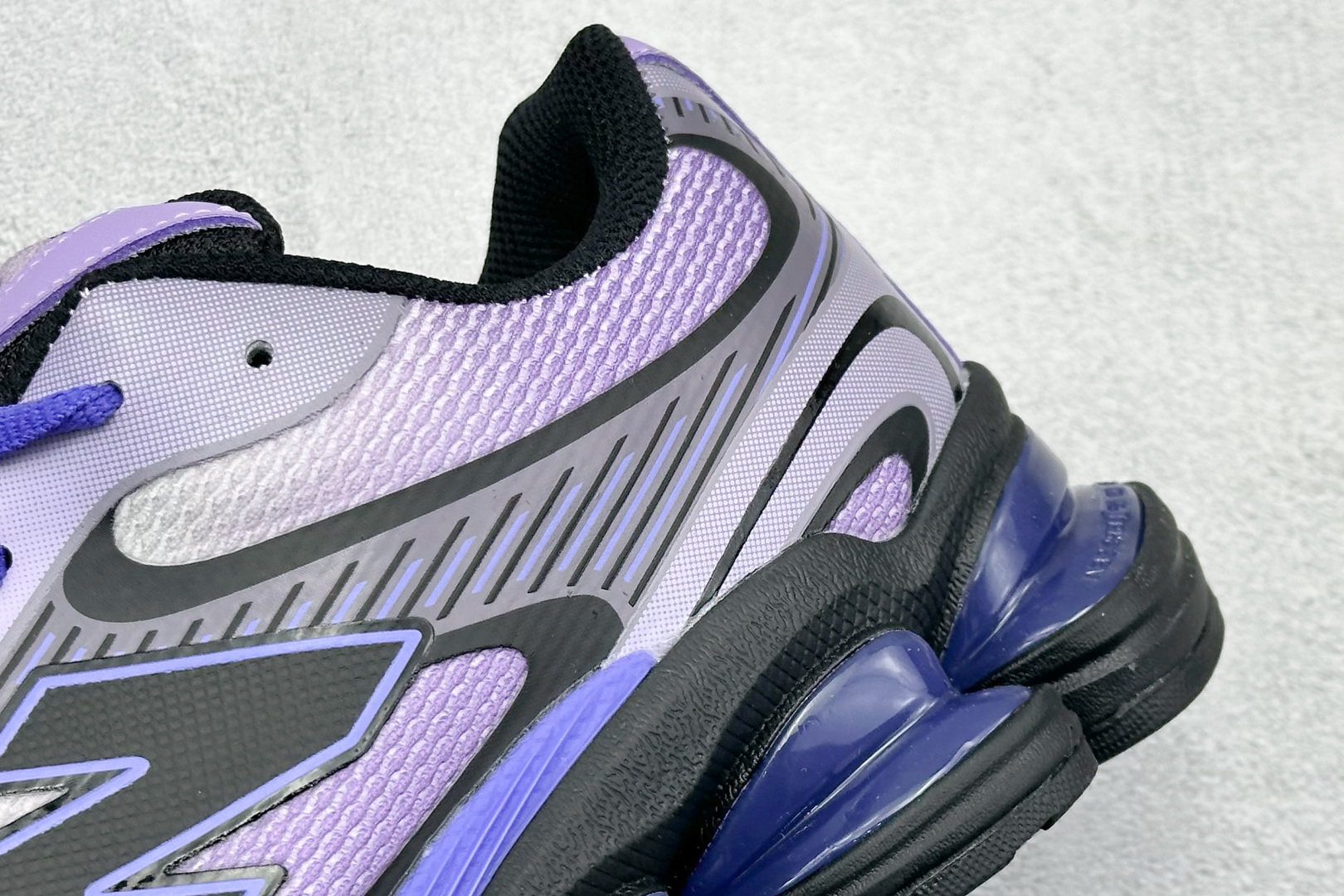210 New Balance 新百伦 M2000系列 时尚百搭 织物人造革猪皮 网面休闲鞋  U200087T