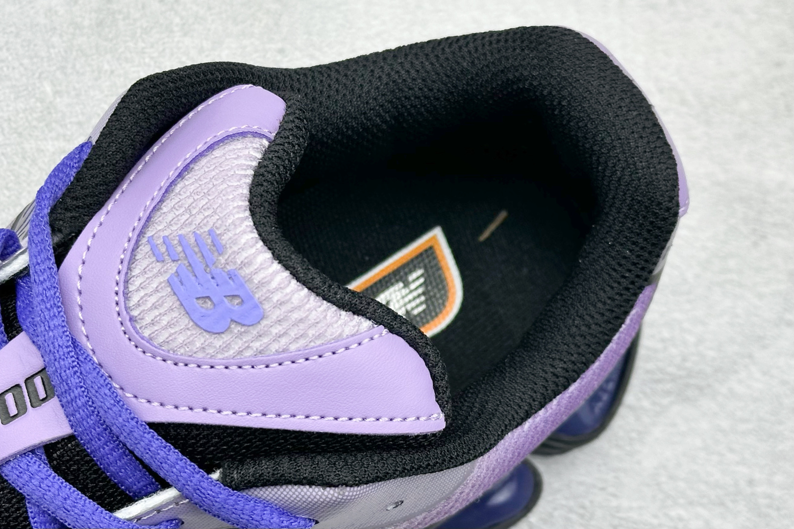 210 New Balance 新百伦 M2000系列 时尚百搭 织物人造革猪皮 网面休闲鞋  U200087T