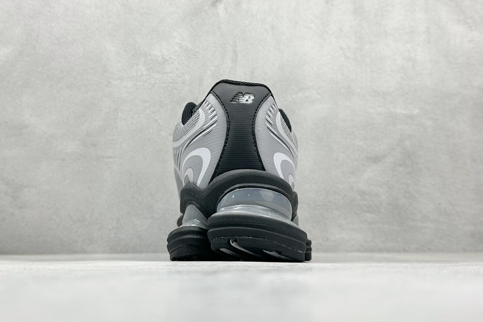 210 New Balance 新百伦 M2000系列 时尚百搭 织物人造革猪皮 网面休闲鞋 U20006OU