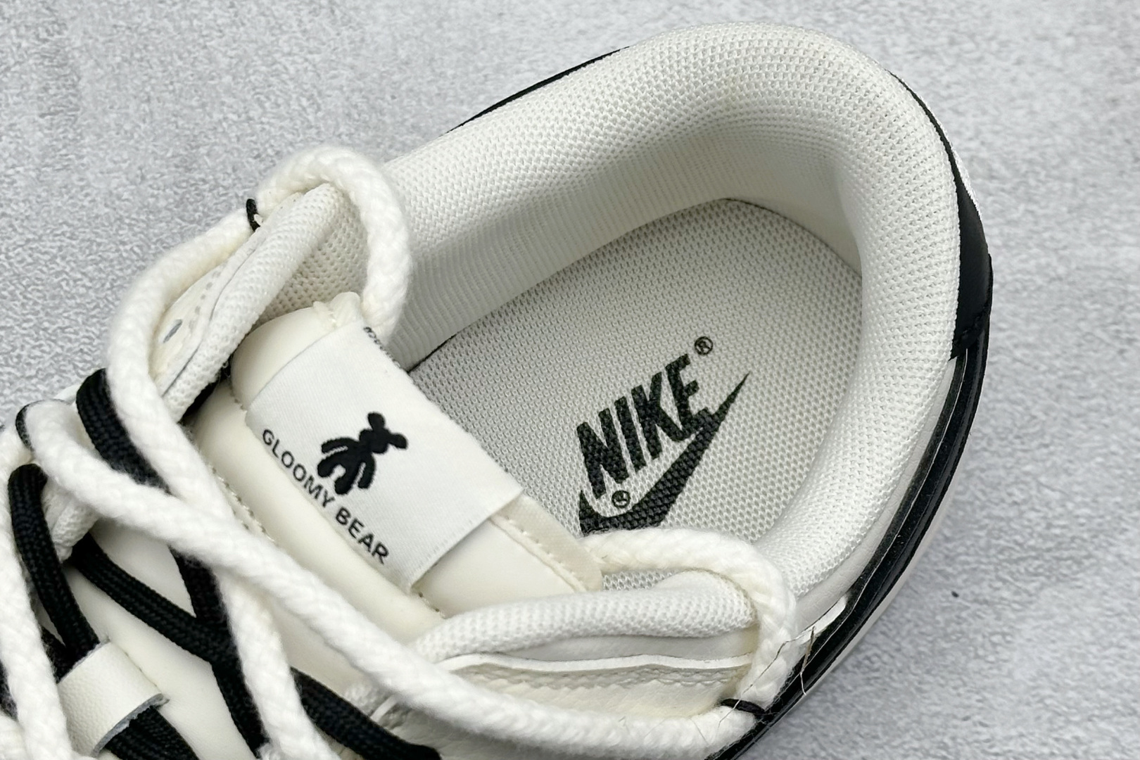 福利特价 放店私
Nk SB Dunk Low LV联名-灰金暴力熊 周年高端定制 低帮休闲板鞋
#定制