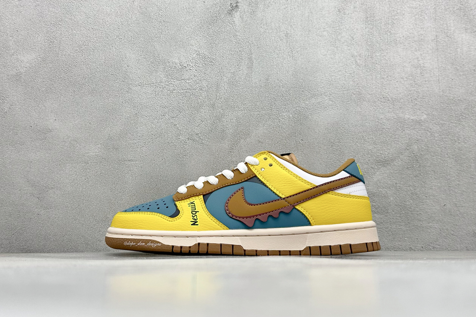 福利特价 放店私
Nk SB Dunk Low Pro 联名周年高端定制 低帮休闲板鞋
#定制鞋盒 大厂