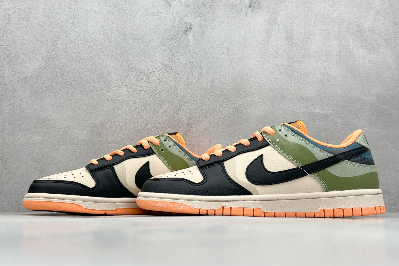 福利特价 放店私
Nk SB Dunk Low Pro 联名周年高端定制 低帮休闲板鞋
#定制鞋盒 大厂