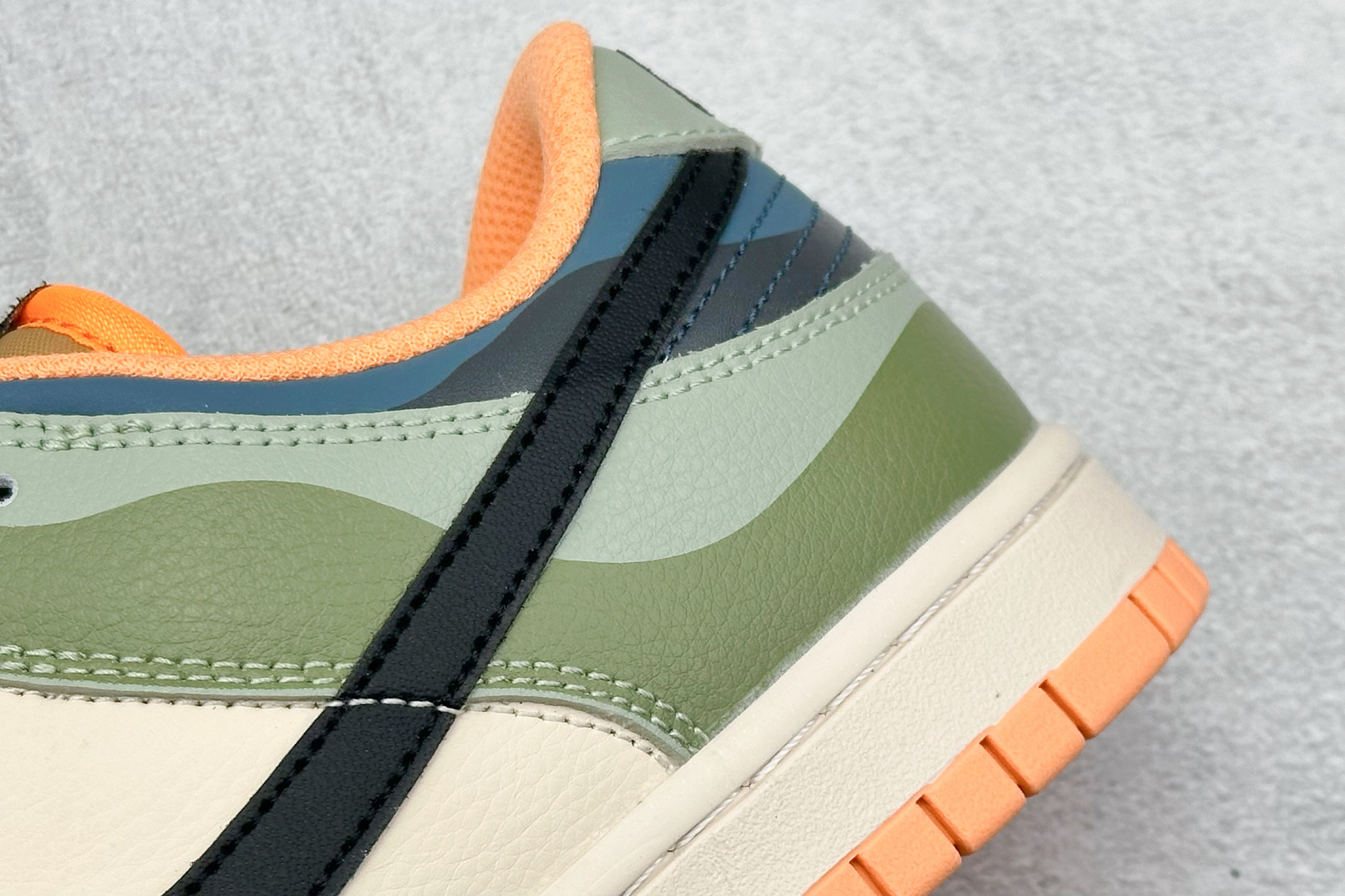福利特价 放店私
Nk SB Dunk Low Pro 联名周年高端定制 低帮休闲板鞋
#定制鞋盒 大厂