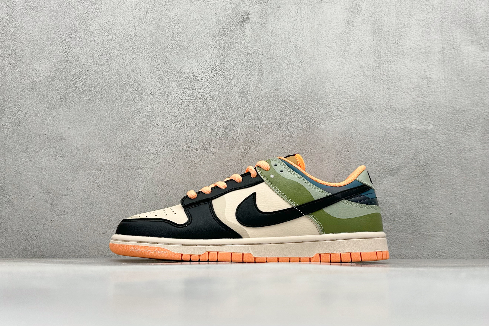 福利特价 放店私
Nk SB Dunk Low Pro 联名周年高端定制 低帮休闲板鞋
#定制鞋盒 大厂