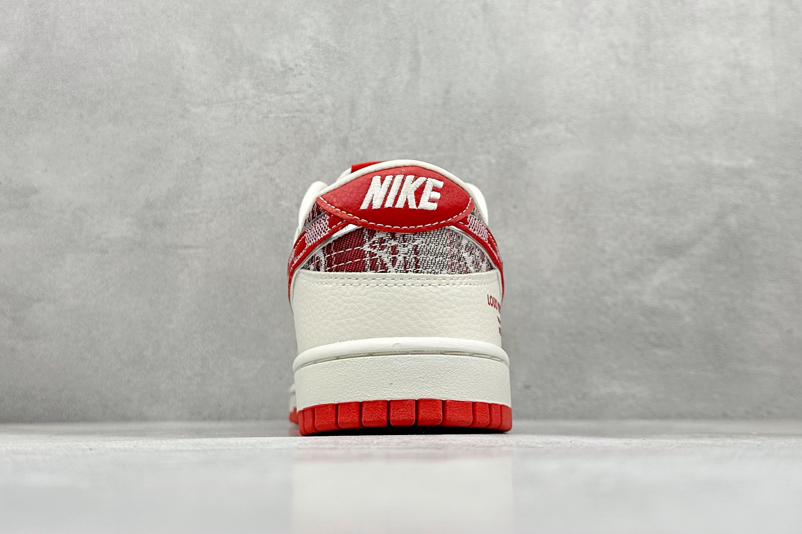 240 Nike SB Dunk Low “路易威登LV联名---米白红帆布印花”  DS6608-003