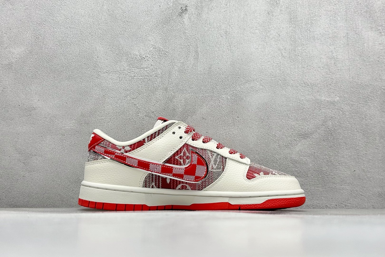 240 Nike SB Dunk Low “路易威登LV联名---米白红帆布印花”  DS6608-003
