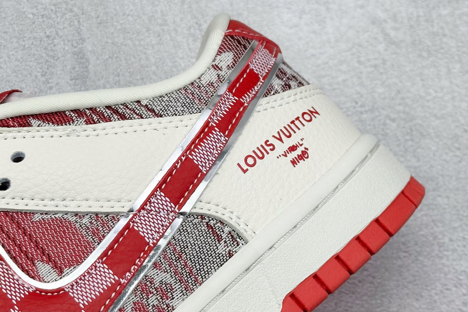 240 Nike SB Dunk Low “路易威登LV联名---米白红帆布印花”  DS6608-003