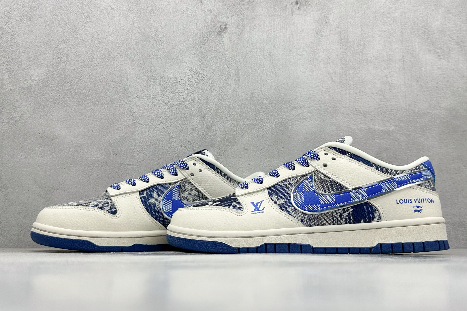 240 Nike SB Dunk Low “路易威登LV联名---米白蓝帆布印花”  低帮休闲板鞋 DS6608-004