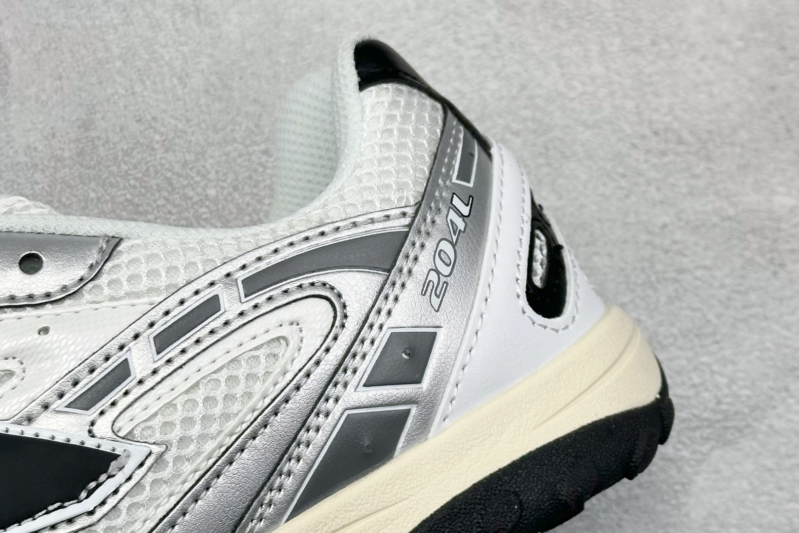 220 F版New Balance 新百伦204 系列 复古休闲运动百搭老爹跑步鞋 U204LSWD