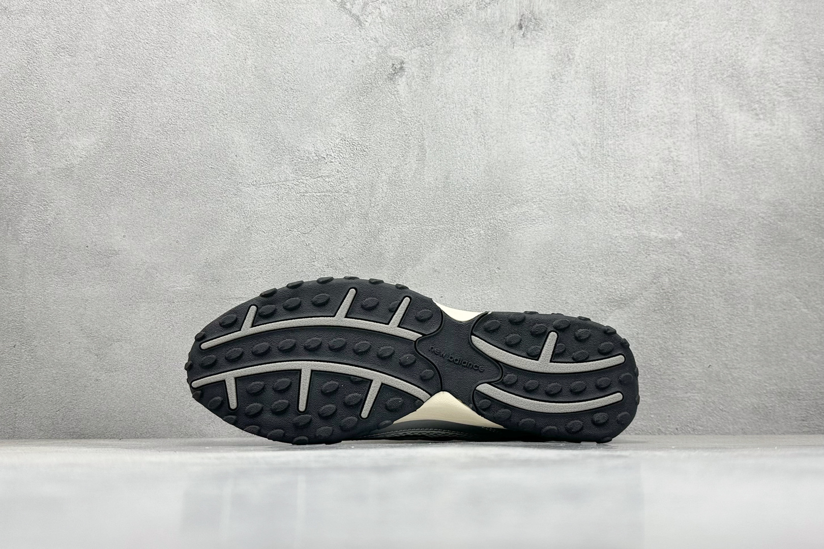 220 F版New Balance 新百伦204 系列 复古休闲运动百搭老爹跑步鞋 U204LSWD