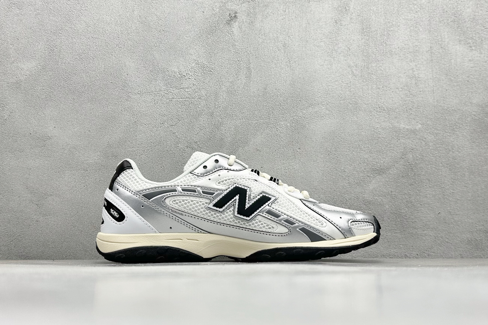 220 F版New Balance 新百伦204 系列 复古休闲运动百搭老爹跑步鞋 U204LSWD