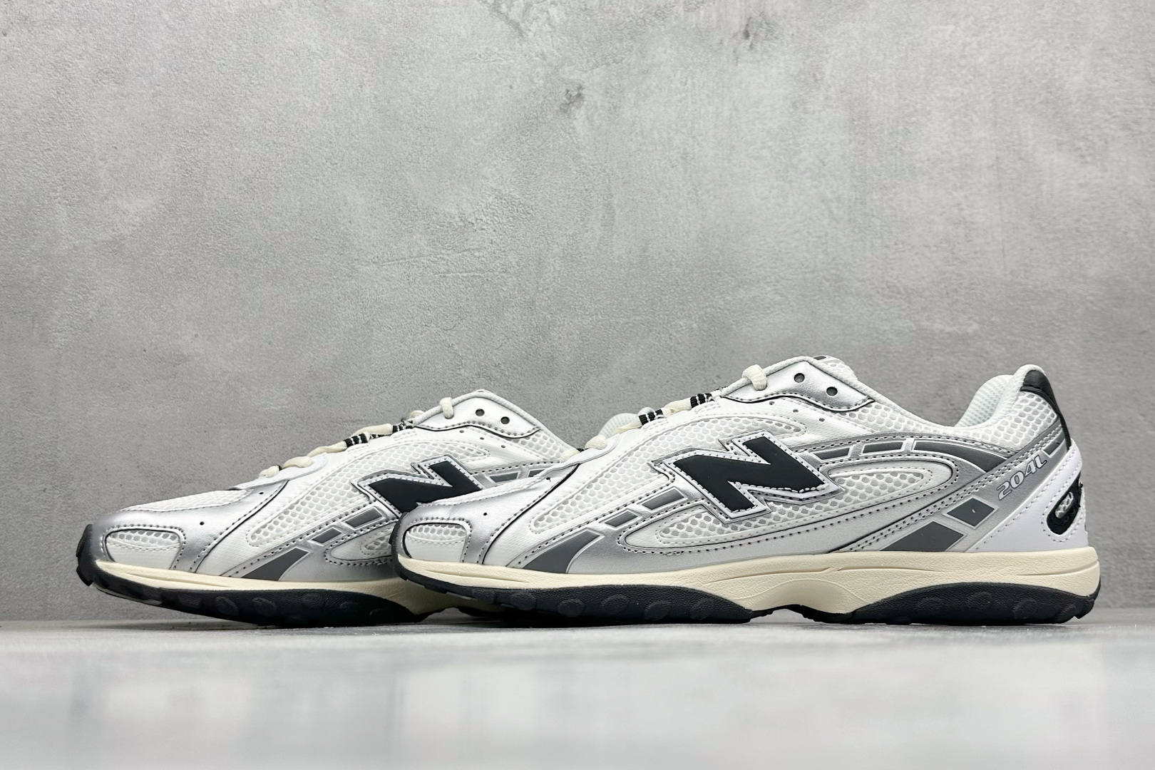 220 F版New Balance 新百伦204 系列 复古休闲运动百搭老爹跑步鞋 U204LSWD
