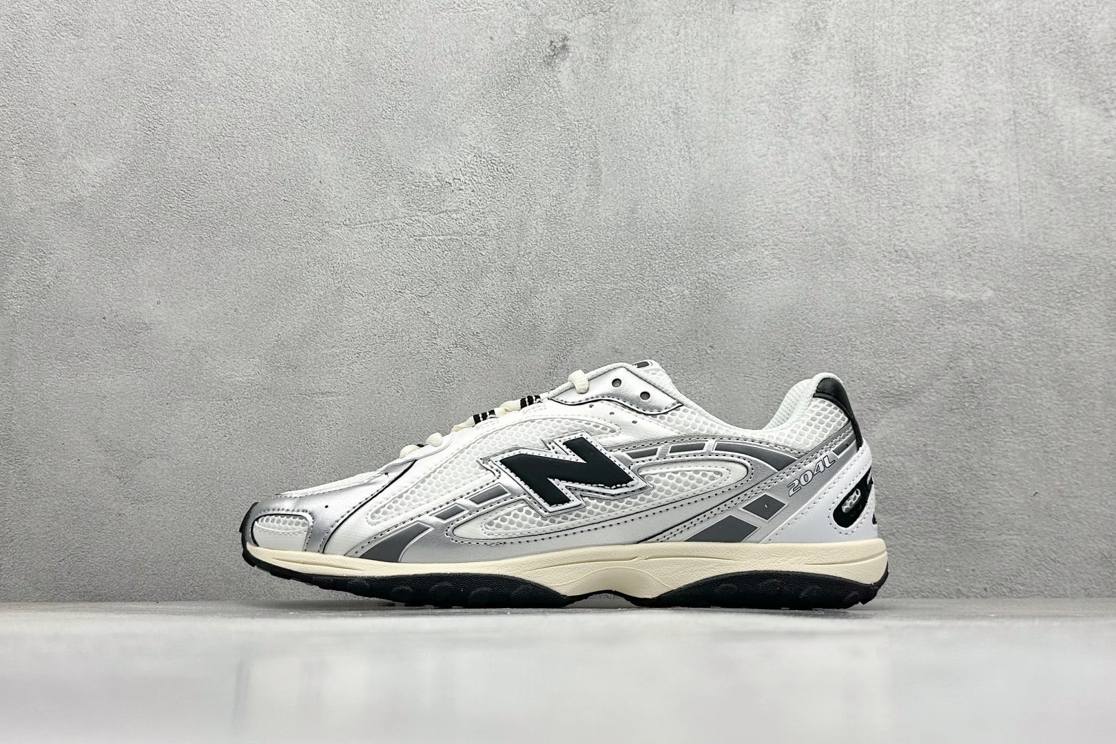 220 F版New Balance 新百伦204 系列 复古休闲运动百搭老爹跑步鞋 U204LSWD
