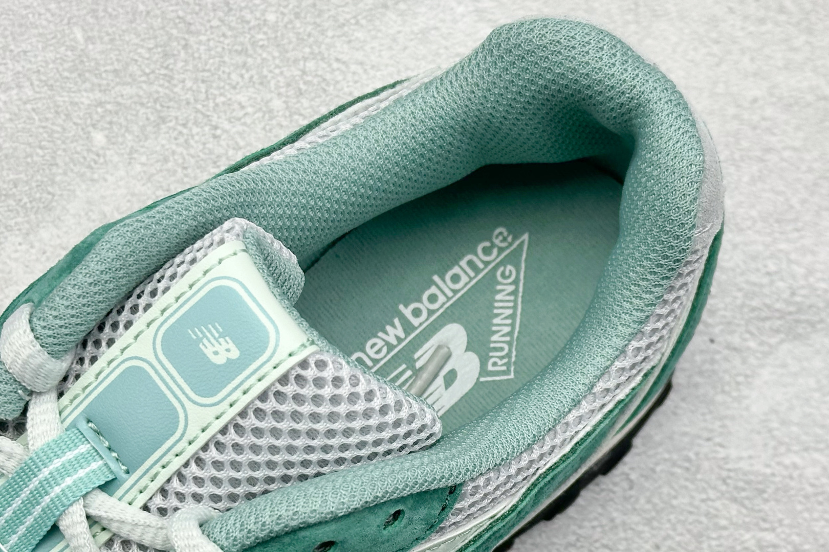 220 F版New Balance 新百伦204 系列 复古休闲运动百搭老爹跑步鞋 U204LKTA