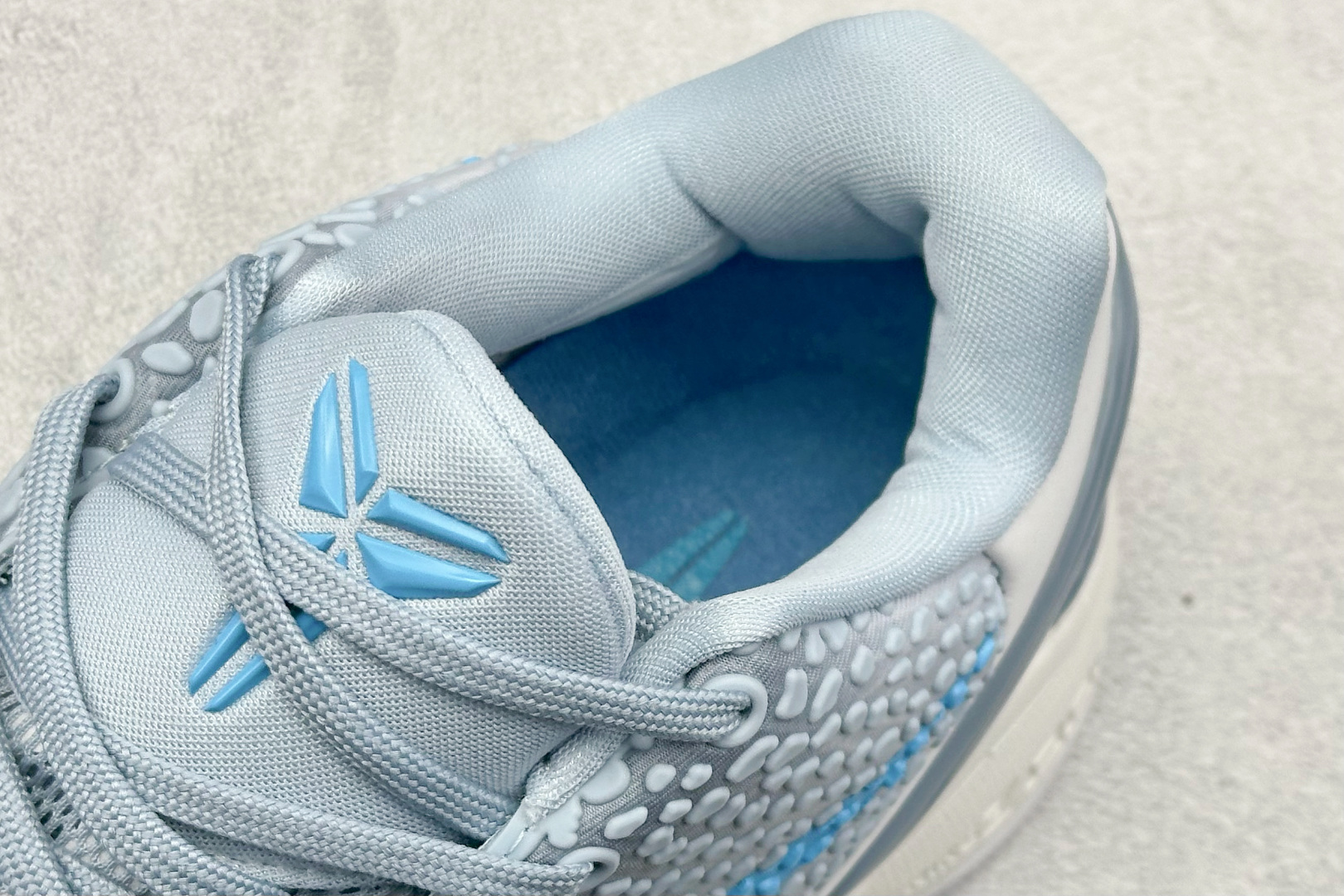 300 GJR NK Zoom Kobe 6 科比六代 前后气垫加持 信仰绝不减配 IO3672-400