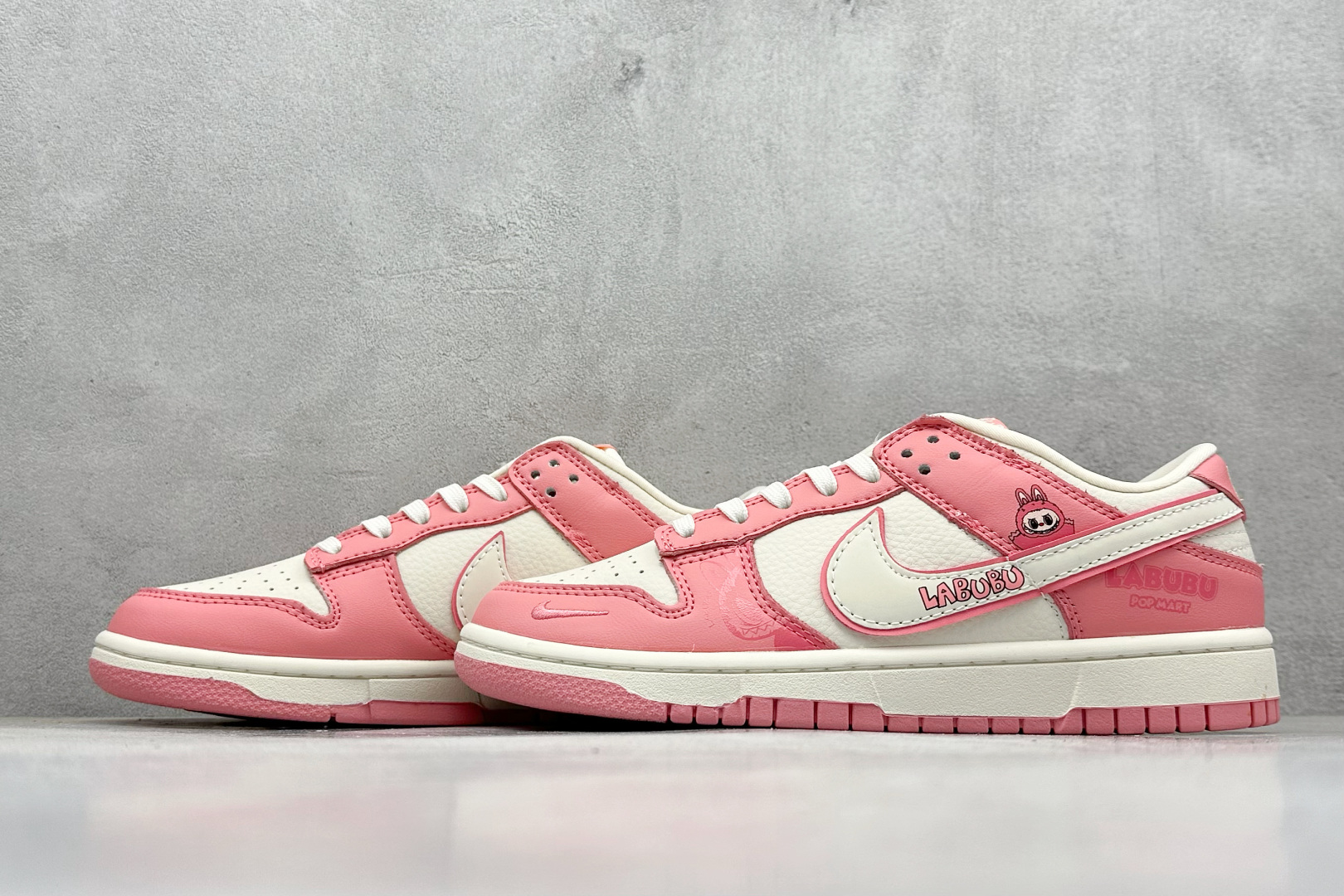 280 XC版Nike SB Dunk Low x LABUBU 粉白小勾  SR2025-008