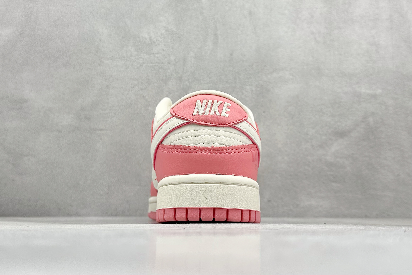 280 XC版Nike SB Dunk Low x LABUBU 粉白小勾  SR2025-008